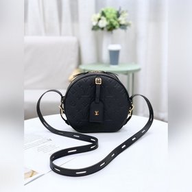 LV Модель M45167 Nicolas Ghesquiè переосмыслил классическую шляпн