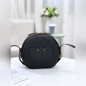 LV Модель M45167 Nicolas Ghesquiè переосмыслил классическую шляпн