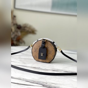 LV Модель： M44699 Мини-сумка из покрытого полотна стеганой подкл