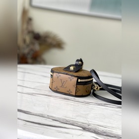 LV Модель： M44699 Мини-сумка из покрытого полотна стеганой подкл