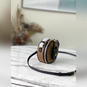 LV Модель： M44699 Мини-сумка из покрытого полотна стеганой подкл
