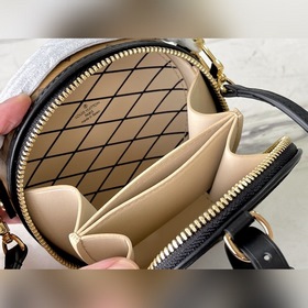 LV Модель： M44699 Мини-сумка из покрытого полотна стеганой подкл