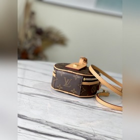 LV Модель： M44699 Мини-сумка из покрытого полотна стеганой подкл