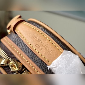 LV Модель： M44699 Мини-сумка из покрытого полотна стеганой подкл