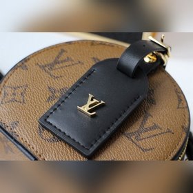 LV Mini Boite Chapeau Сумка Модель M44699 Изготовлена из ткани с