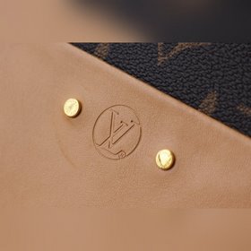 LV BOITE CHAPEAU Сумка Модель M52294 В весенне-летней коллекции 2