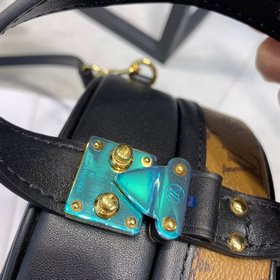LV PETITE BOITE CHAPEAU Сумка Модель M43514 Модель с круглым дном