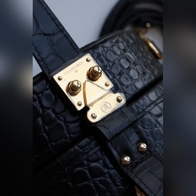 LV PETITE BOITE CHAPEAU Сумка Артикул： M43514 Рельефная текстура