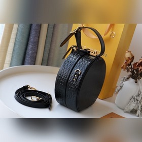 LV PETITE BOITE CHAPEAU Сумка Артикул： M43514 Рельефная текстура