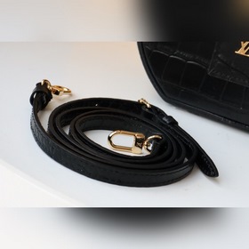LV PETITE BOITE CHAPEAU Сумка Артикул： M43514 Рельефная текстура