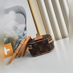 LV Артикул： M44699 Круглая сумка через плечо Размер： 13×12×6,5 