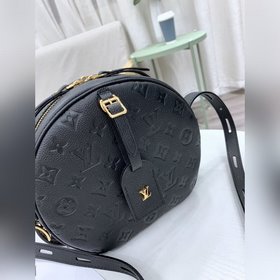 LV Модель M45167 Nicolas Ghesquiè переосмыслил классическую шляпн