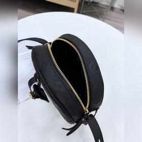 LV Модель M45167 Nicolas Ghesquiè переосмыслил классическую шляпн