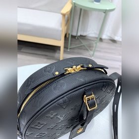 LV Модель M45167 Nicolas Ghesquiè переосмыслил классическую шляпн