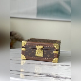LV Артикул： M20040 Зеленая шкатулка для украшений. Новинка в асс