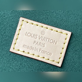 LV Артикул： M20040 Зеленая шкатулка для украшений. Новинка в асс