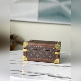 LV Артикул： M20040 Зеленая шкатулка для украшений. Новинка в асс
