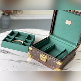 LV Артикул： M20040 Зеленая шкатулка для украшений. Новинка в асс