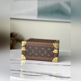 LV Артикул： M20040 Зеленая шкатулка для украшений. Новинка в асс