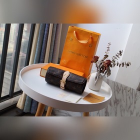 LV Ящик для хранения часов Артикул： M47530 Этот цилиндрический