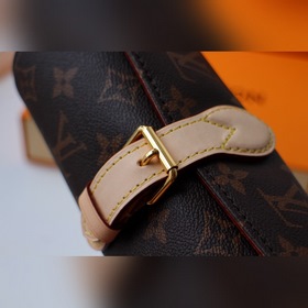 LV Ящик для хранения часов Артикул： M47530 Этот цилиндрический 
