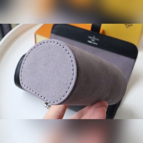 LV часовой шкатулка Артикул： M47530 Крестообразный узор Этот цил