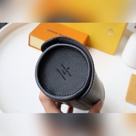 LV часовой шкатулка Артикул： M47530 Крестообразный узор Этот цил
