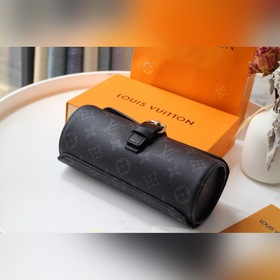 LV часовой футляр Артикул： M47530 Этот цилиндрический футляр для