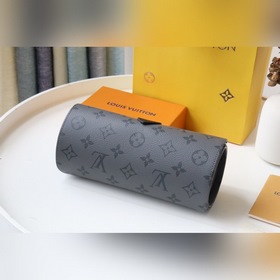 LV часовой футляр Артикул： M47530 Silver Flower Этот цилиндриче