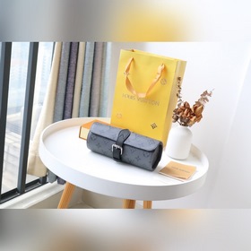 LV часовой футляр Артикул： M47530 Silver Flower Этот цилиндриче