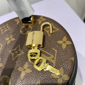 LV VANITY Сумка Модель M43986, вдохновленная историческим дизайно