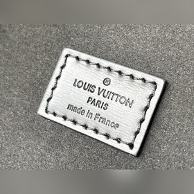 LV Косметичка в форме цилиндра Модель： M43986 Модель для подиума