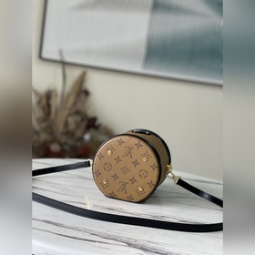 LV Косметичка в форме цилиндра Модель： M43986 Модель для подиума
