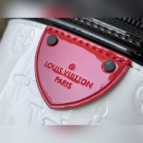LV Артикул： M20487 Эта сумка изготовлена из лакированной кожи с