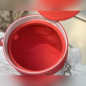 LV Артикул： M81590 Оранжевая сумка с металлической ручкой, стили