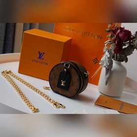 LV Модель M68570 BOITE CHAPEAU сумка на цепочке Сумка на цепочк