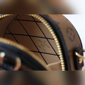 LV Модель M68570 BOITE CHAPEAU сумка на цепочке Сумка на цепочк