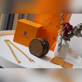 LV Модель M68570 BOITE CHAPEAU сумка на цепочке Сумка на цепочк