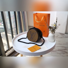 LV Артикул： M45280 Сумка Сумка на цепочке Новая сумка воплощает