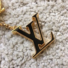 LV FLEUR DE MONOGRAM Аксессуар для сумки Модель M67119 Черный Эле