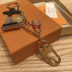 LV Модель M67379 Классическая сумка-брелок KALEIDO V PADLOVK Соче