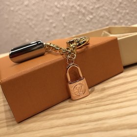 LV Модель M67379 Классическая сумка-брелок KALEIDO V PADLOVK Соче