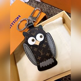 LV M69482 Сумка с украшением виде совы и брелок Сережки виде глаз