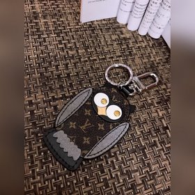 LV M69482 Сумка с украшением виде совы и брелок Сережки виде глаз