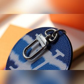 LV Модель M69273 LV ESCALE сумка с украшением и брелок Самый крас