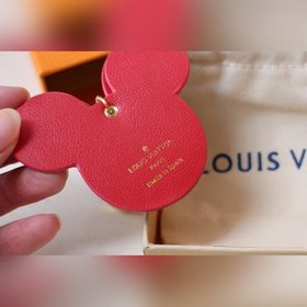 LV Микки Маус брелок брелок Это ограниченная серия брелоков с М
