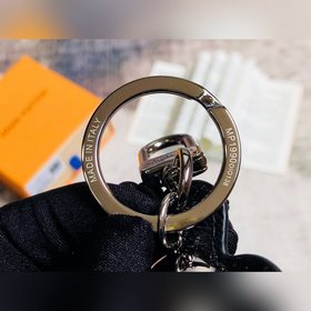 LV MP1990 Зеленый брелок виде подвески виде подсолнуха Стильный и