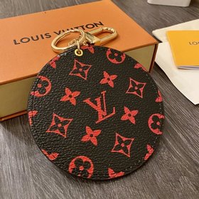 Новая сумка LV M69773 LV Crafty Illustre с украшением и брелоком