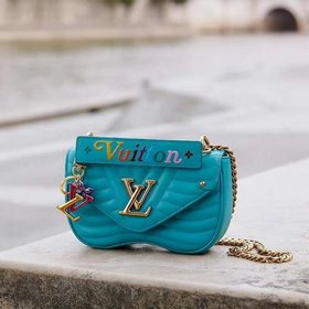 LV Модель M63749 Эта сумка New Wave и брелок для ключей представл