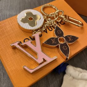 LV Модель M69008 Сумка Spring Street с брелоком Изготовлены из р